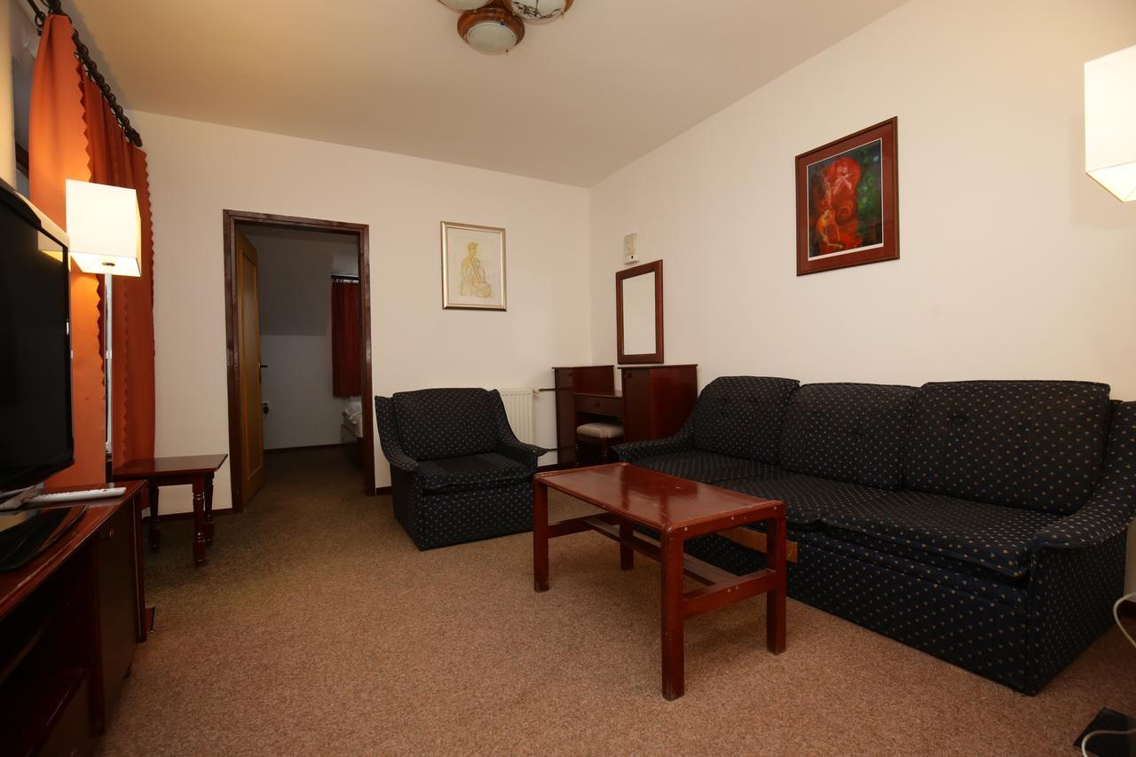 Guesthouse Babin Zub Crni Vrh Exterior photo